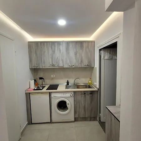 Apartman Floating Bed